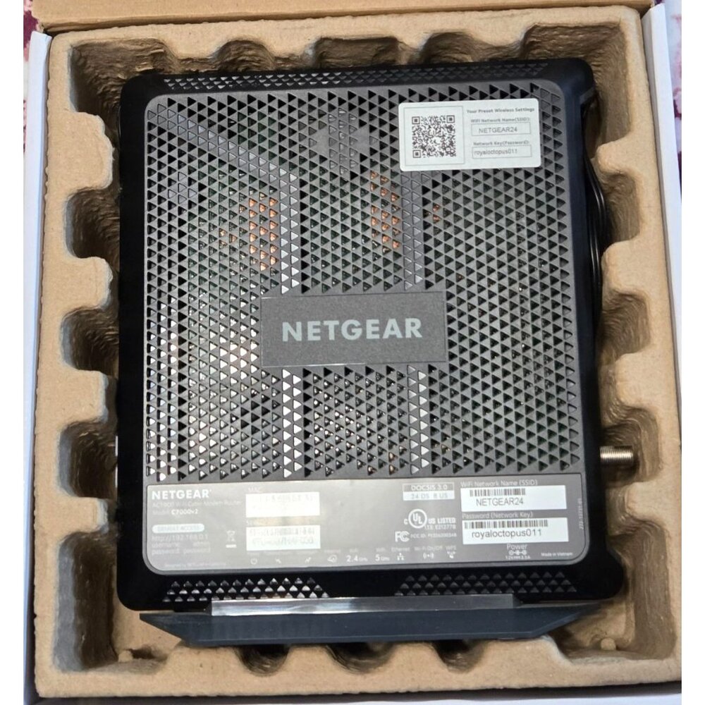 NETGEAR Nighthawk AC1900 DOCSIS 3.0 Cable Modem Router (C7000-1AZNAS) - Picture 2 of 9